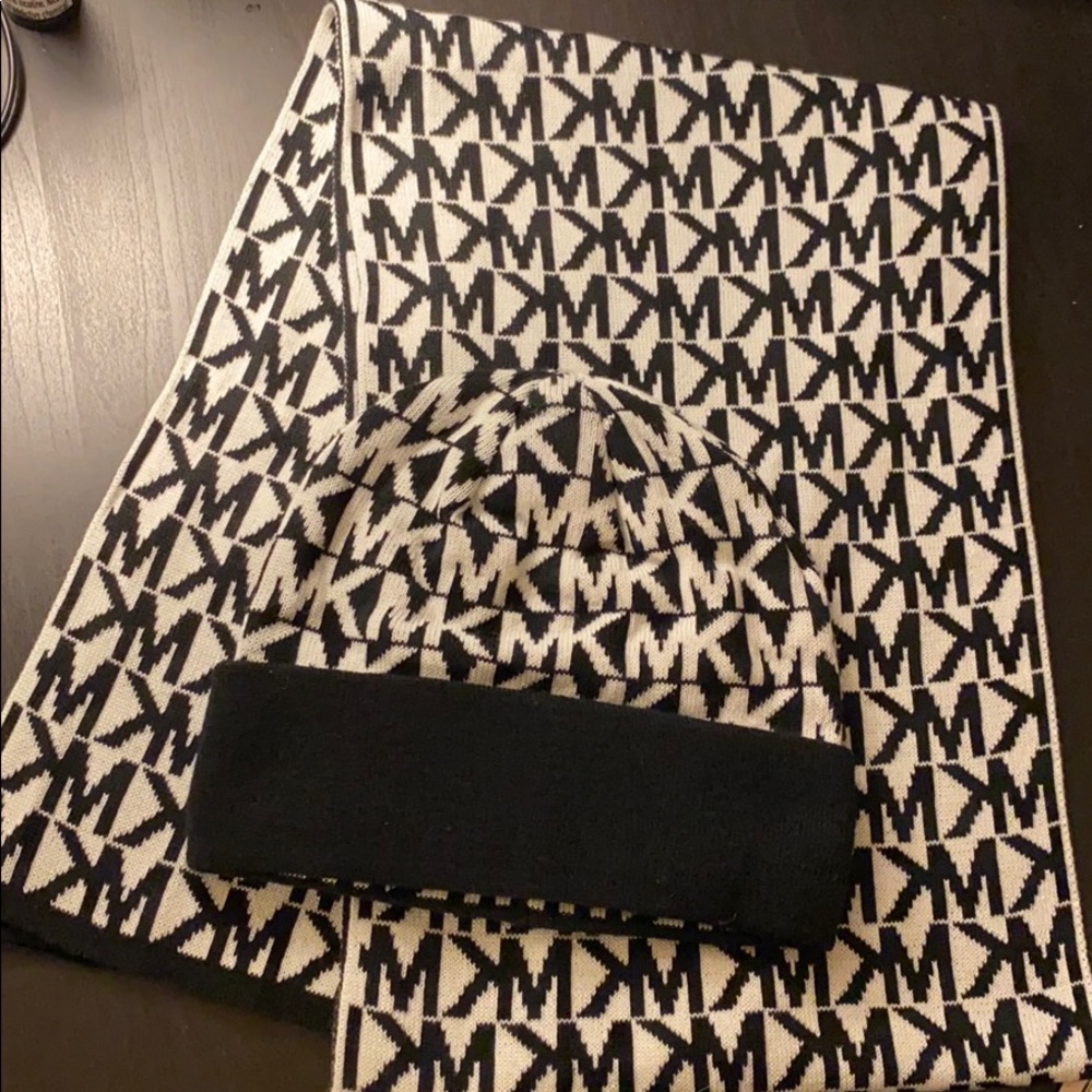 Michael Kors Beanie & Scarf